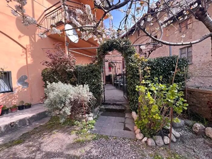 Appartamento trilocale in vendita in Via Don Guanella, Villa Guardia