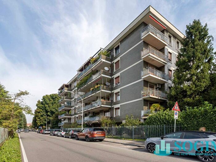 Appartamento con 5 locali in affitto in Via Ponchielli, Parco, Monza