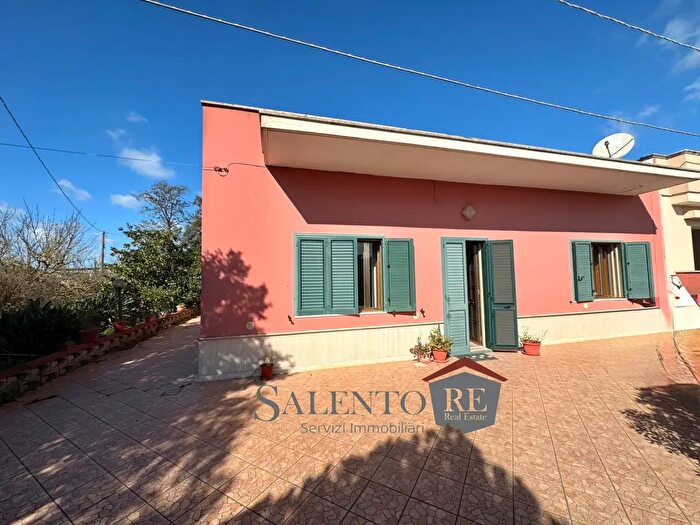 Casa con 5 locali in vendita in Sp, Casarano