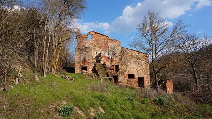 Casa con 10 locali in vendita in Montepulciano