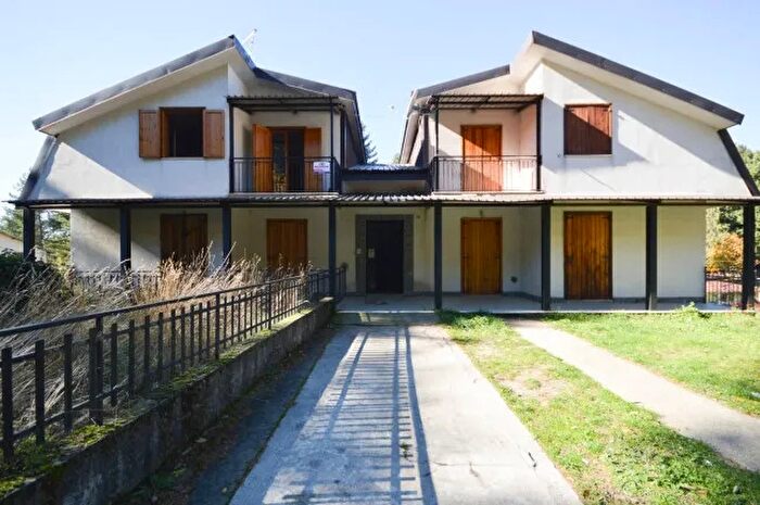 Appartamento quadrilocale in vendita in Longobucco Loc Cava di Melis, Crosia