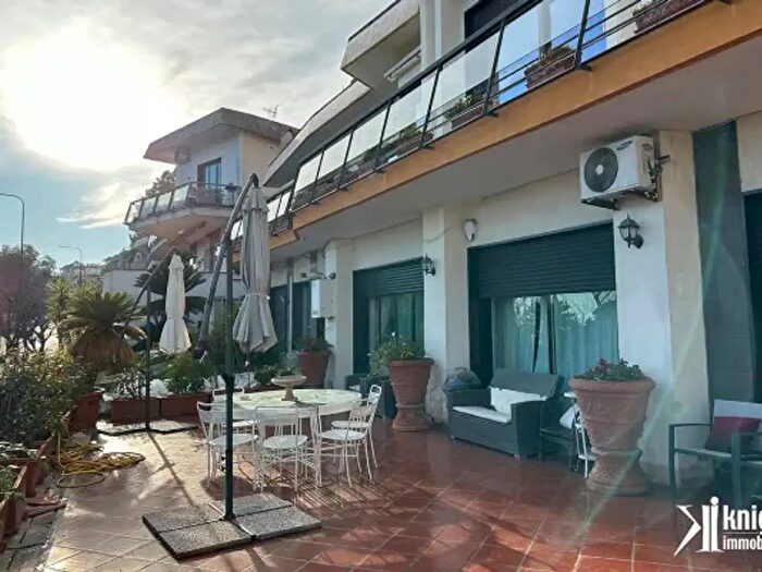 Appartamento quadrilocale in vendita in Via Francesco Petrarca, Napoli
