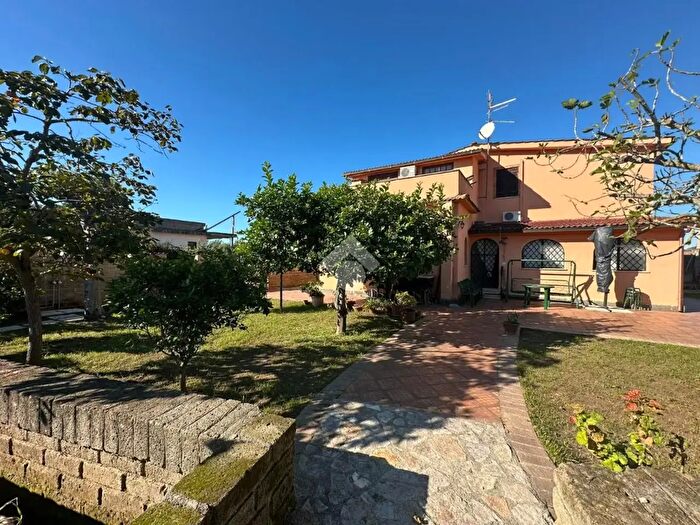 Casa con 7 locali in vendita in Via Campo Cerreto, Nettuno