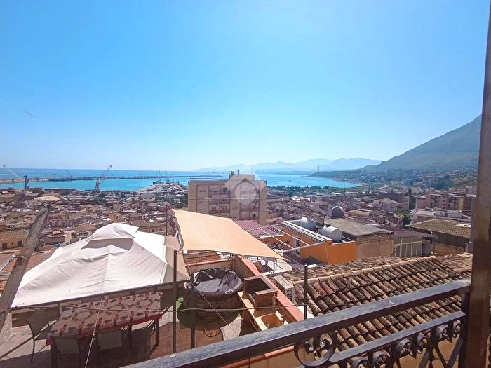 Casa con 6 locali in vendita in Via Mosaico, Termini Imerese