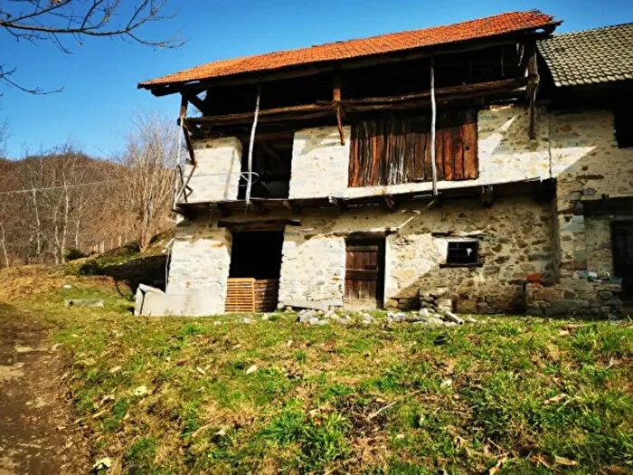 Casa bilocale in vendita in Cavaglia Sterna SNC, Varallo