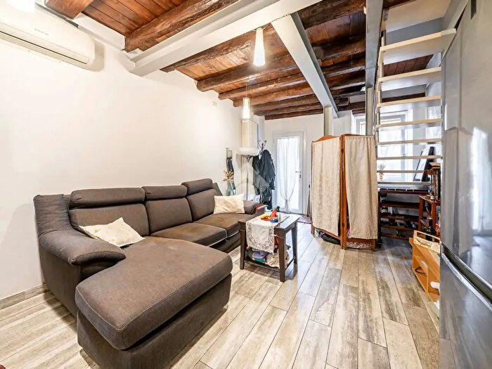 Casa quadrilocale in vendita in Piazza Cervignano, Verona
