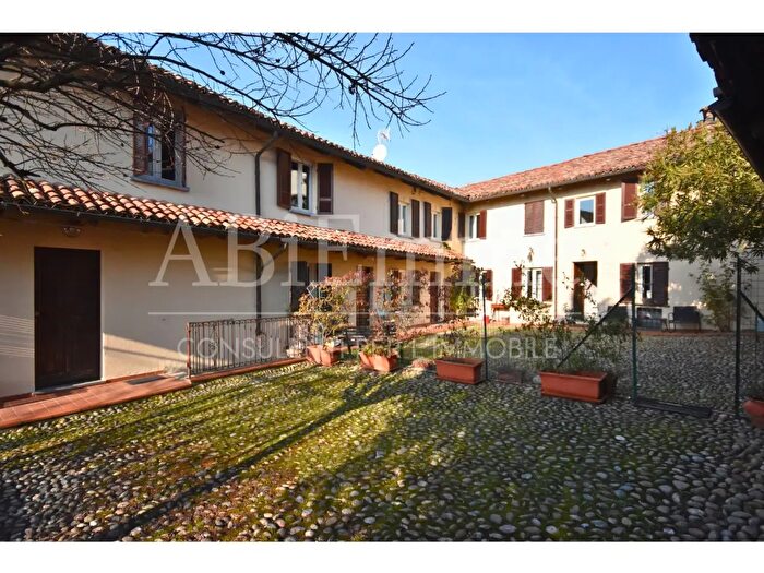 Casa in vendita in Via Caponotto, Govone