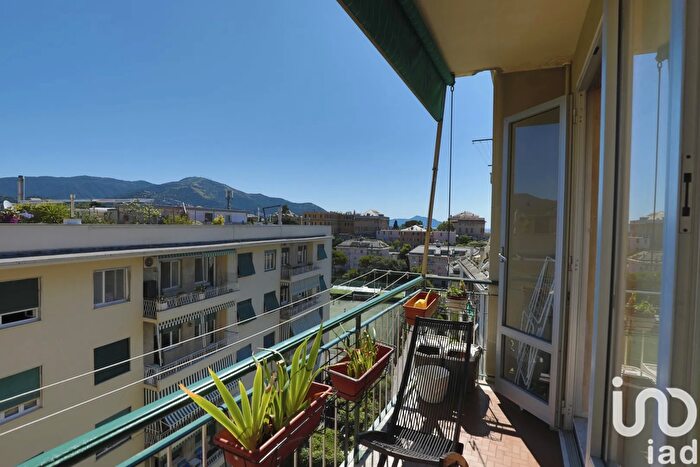 Appartamento con 7 locali in vendita in Via Trento a, Genova