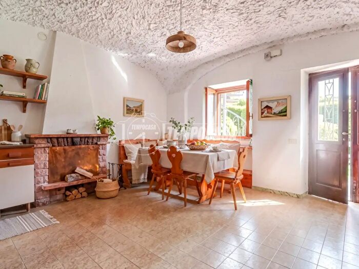 Casa bilocale in vendita in Via Casale Canuggioni, Borgomanero