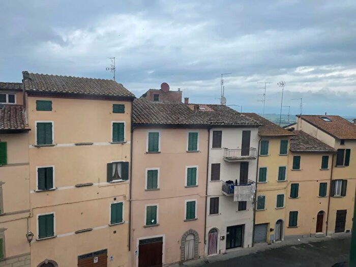Appartamento con 6 locali in vendita in Corso Vittorio Emanuele, Foiano Della Chiana