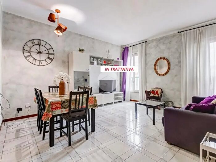 Appartamento trilocale in vendita in Via Cavour, Roma