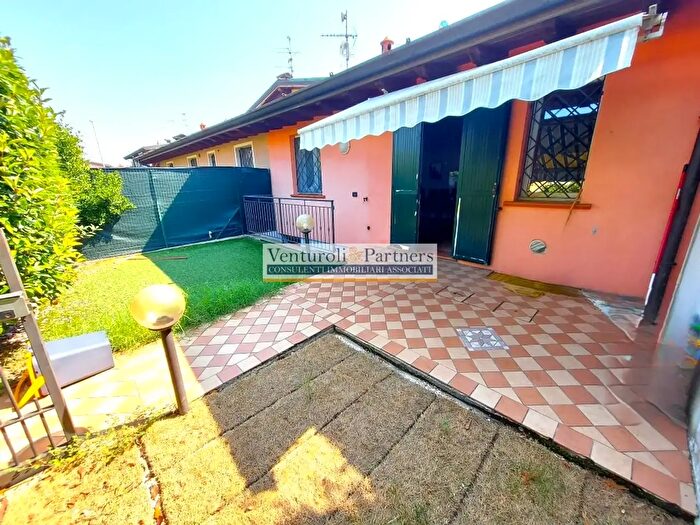 Casa quadrilocale in vendita in Via Cristoforo Colombo, Corzano