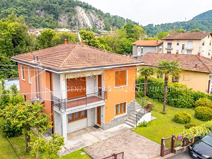 Appartamento trilocale in vendita in Luino