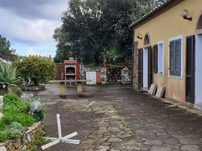 Casa con 6 locali in vendita in Località Naregno, Capoliveri