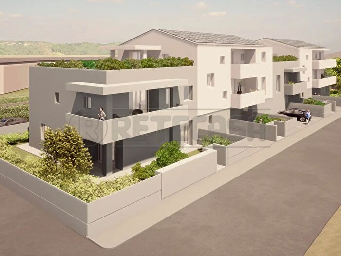 Appartamento con 7 locali in vendita in Via Francesco De Buzzaccarini, Costabissara