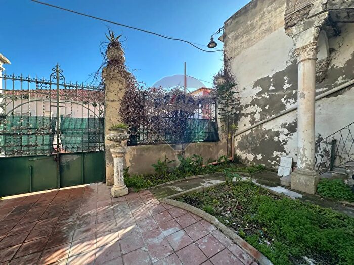 Appartamento trilocale in vendita in Via San Mauro, Cagliari