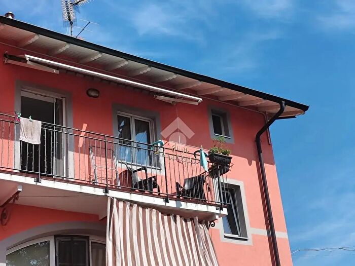 Appartamento trilocale in vendita in Clivio