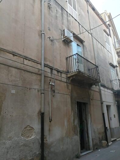 Appartamento con 8 locali in vendita in Via Filippo Cordova Castelvetrano, Castelvetrano