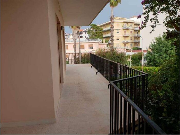 Appartamento con 5 locali in affitto in Via dell'Olimpiade, Tica Zecchino, Siracusa