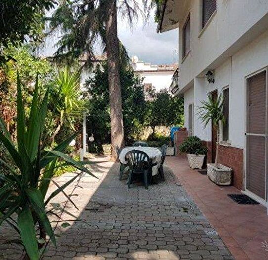 Appartamento quadrilocale in affitto in Via Appia Lato Napoli, Centro, Formia