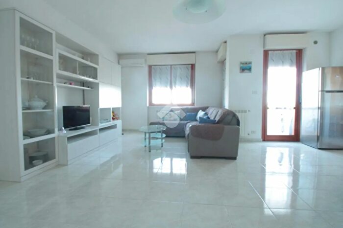 Appartamento quadrilocale in vendita in Via delle Orchidee, Termoli