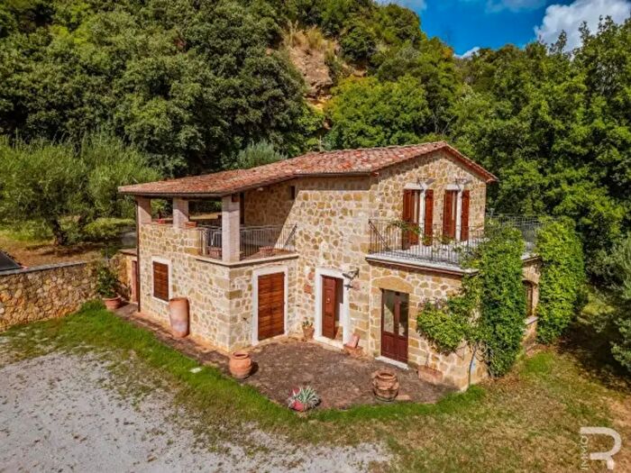 Casa con 6 locali in vendita in Strada Provinciale di Fibbianello, Semproniano