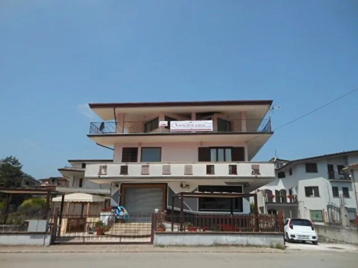 Appartamento con 6 locali in vendita in Via IV Novembre, Vairano Patenora