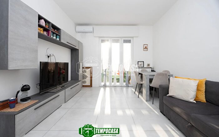 Appartamento trilocale in vendita in Via Maggio, Cavenago Di Brianza