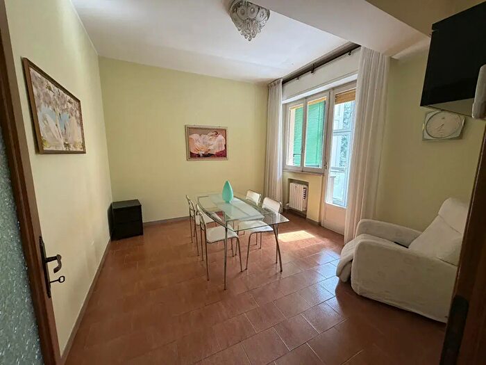 Appartamento trilocale in vendita in Via Montebello, Parma