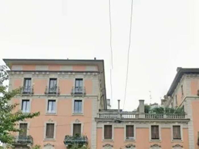 Appartamento con 5 locali in vendita in Milano