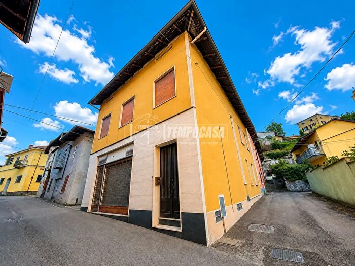 Casa quadrilocale in vendita in Via Aimaro Franco, Moncrivello