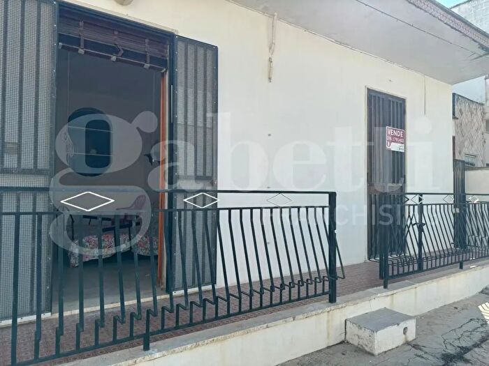 Casa con 7 locali in vendita in Via Giuseppe Arimondi, Porto Cesareo