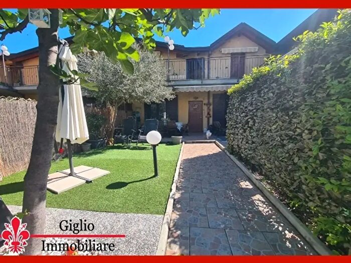 Appartamento trilocale in vendita in Via San Maurizio, Lonate Ceppino