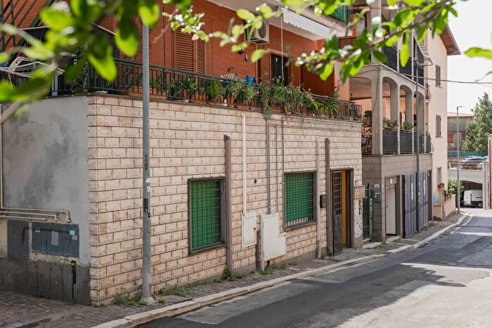 Appartamento bilocale in vendita in Via della Villa, Formello