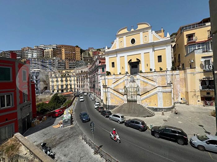 Appartamento con 5 locali in vendita in Corso Vittorio Emanuele, Napoli