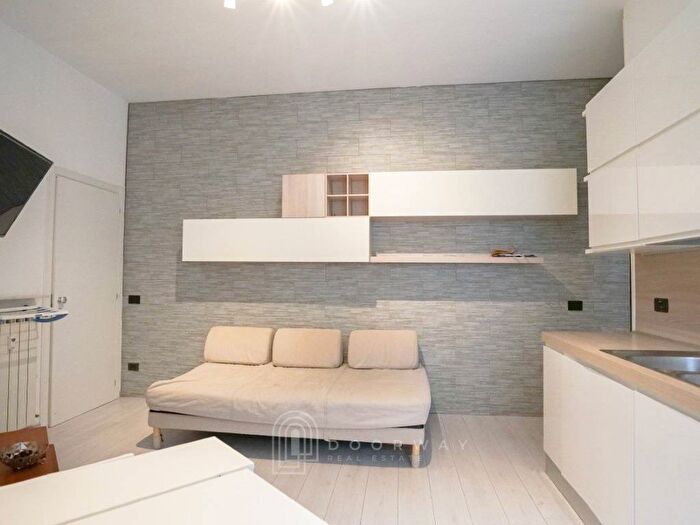 Appartamento trilocale in affitto in Via Gaetano Braga, Cascina dei Pomi, Milano