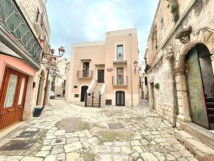 Casa con 6 locali in vendita in Capurso