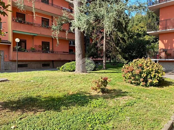 Appartamento quadrilocale in vendita in Via Bernardino Verro, Milano