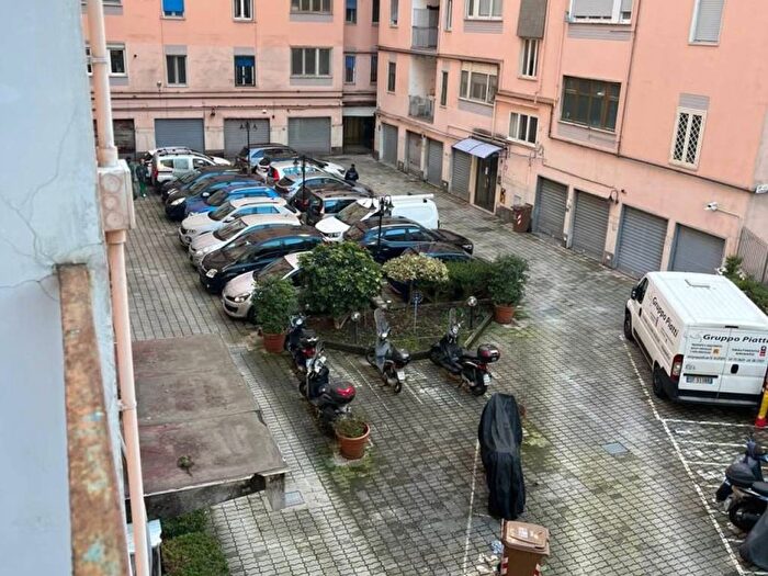 Appartamento trilocale in affitto in PIAZZA MUZZI, Arenella, Napoli