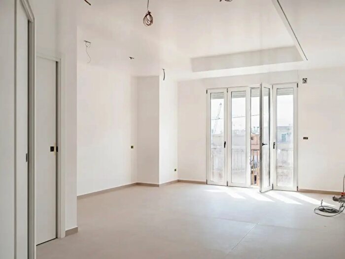 Appartamento trilocale in vendita in Via San Giovanni, Milazzo