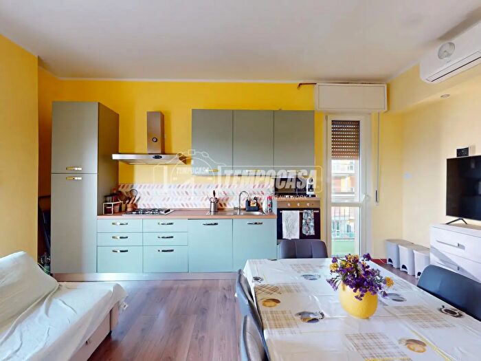 Appartamento trilocale in vendita in Via Giuseppe Mascherpa, Carate Brianza