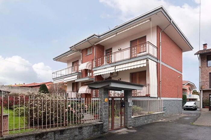 Appartamento con 5 locali in vendita in Via Fratelli Kennedy, Vauda Canavese