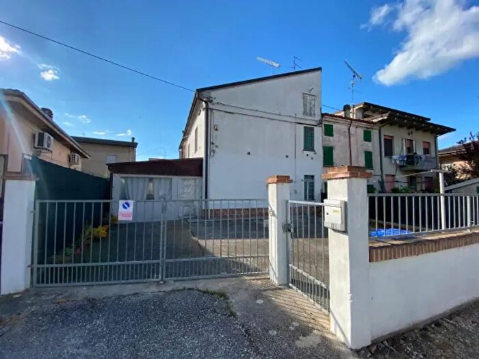 Casa con 5 locali in vendita in Piazza della Repubblica, Concordia Sulla Secchia