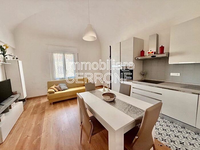 Appartamento con 6 locali in vendita in Cecina