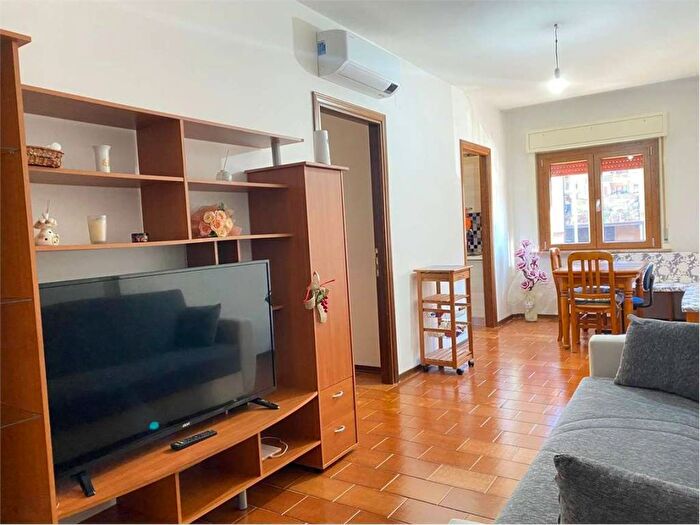 Appartamento trilocale in affitto in Via Magellano, Ferro di Cavallo, Perugia