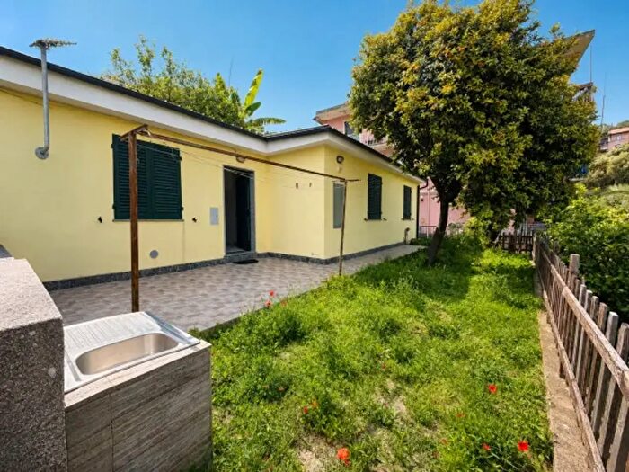Casa trilocale in vendita in Via Nuova Cantalupo, Varazze