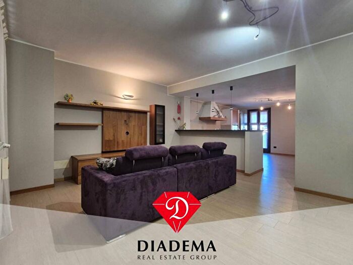 Casa quadrilocale in affitto in Via Piaggio, Besnate