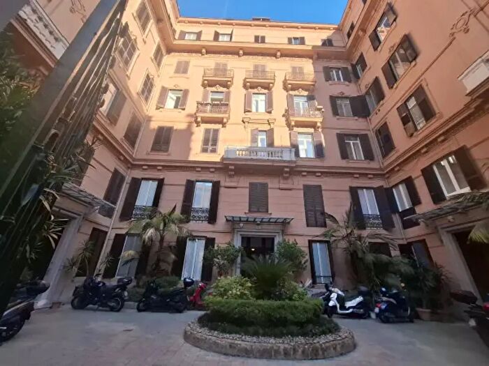 Appartamento bilocale in affitto in Via San Pasquale, Napoli