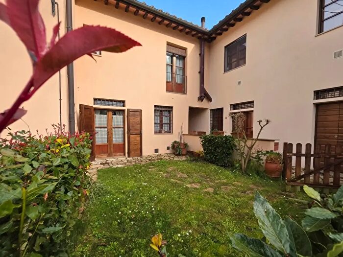 Casa bilocale in vendita in Strada Provinciale dellEcce Homo, Gambassi Terme