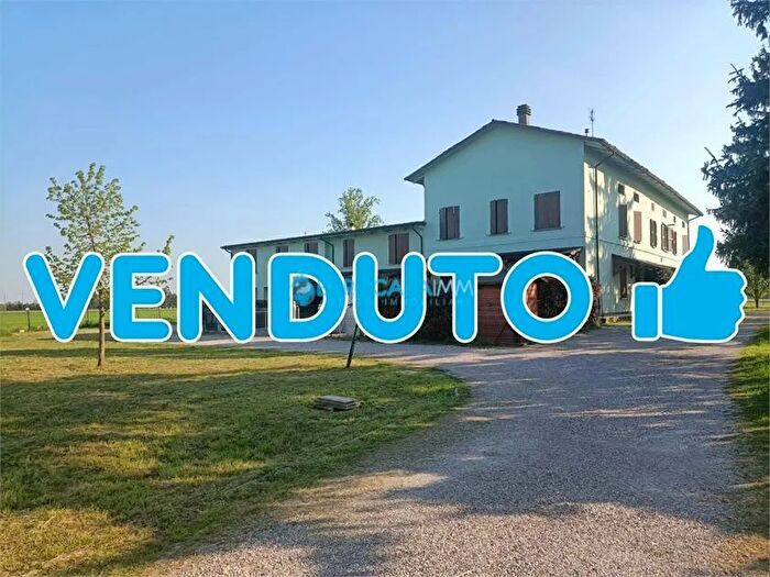 Appartamento con 5 locali in vendita in Via Corbella Rolo Re, Rolo